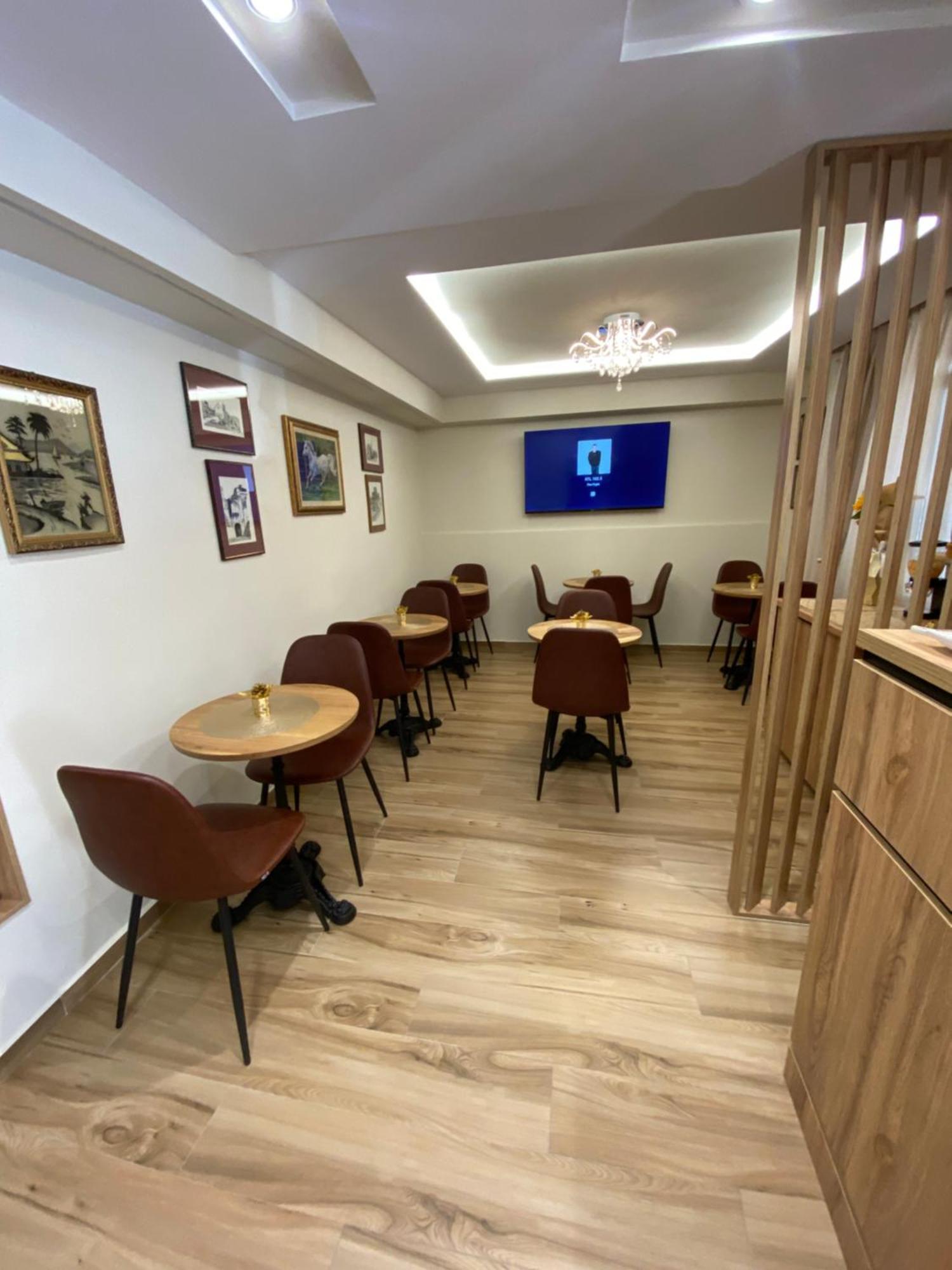 Petite Maison Hermes Szálloda 3*