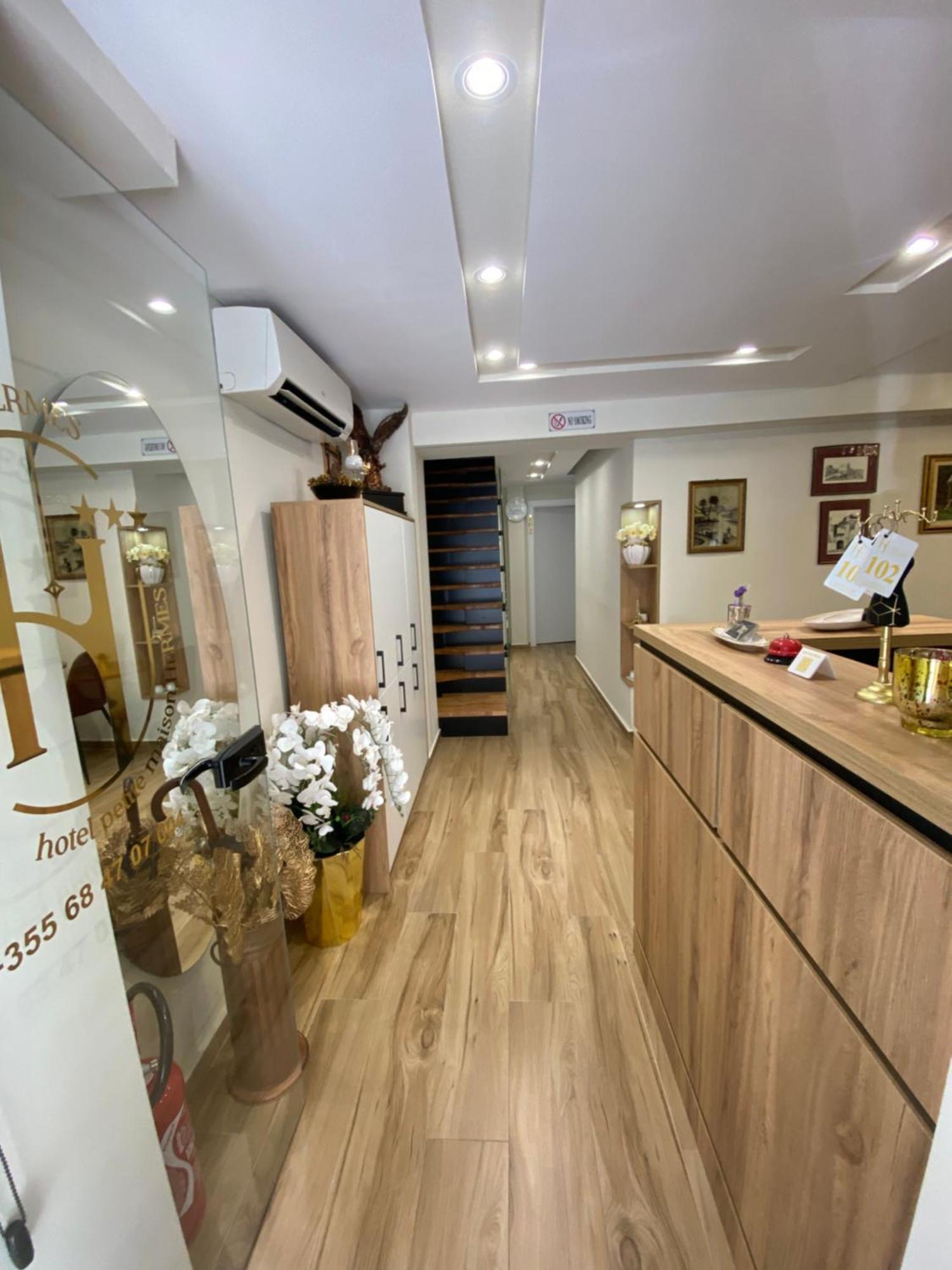 Petite Maison Hermes Szálloda