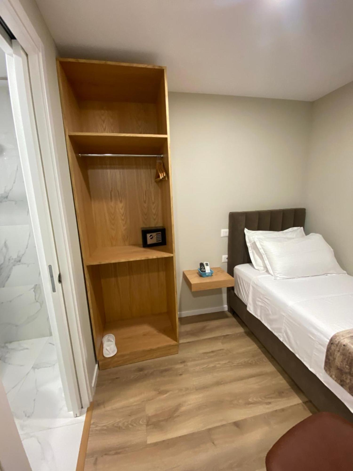 Petite Maison Hermes 3*